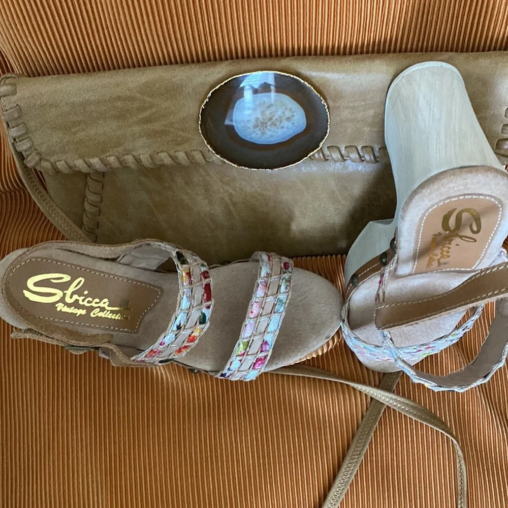 Vintage wooden heels Sbicca shoes! Glam and chic meet! - Picture 3 of 14